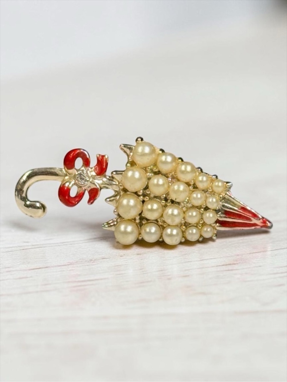 Gold Tone Umbrella Brooch with Faux Pearls